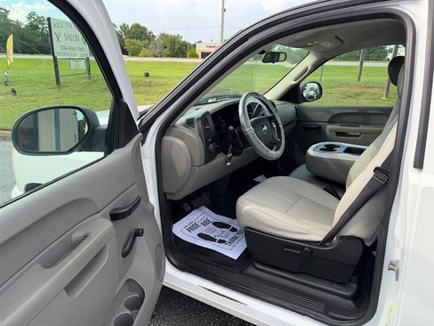Used 2013 Chevrolet Silverado 1500 W/T RWD image 4
