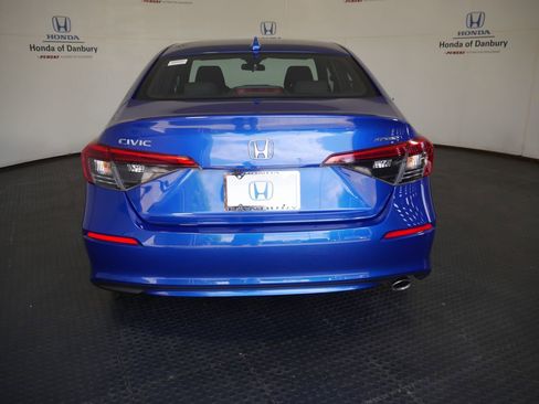 Used 2023 Honda Civic Sport image 9