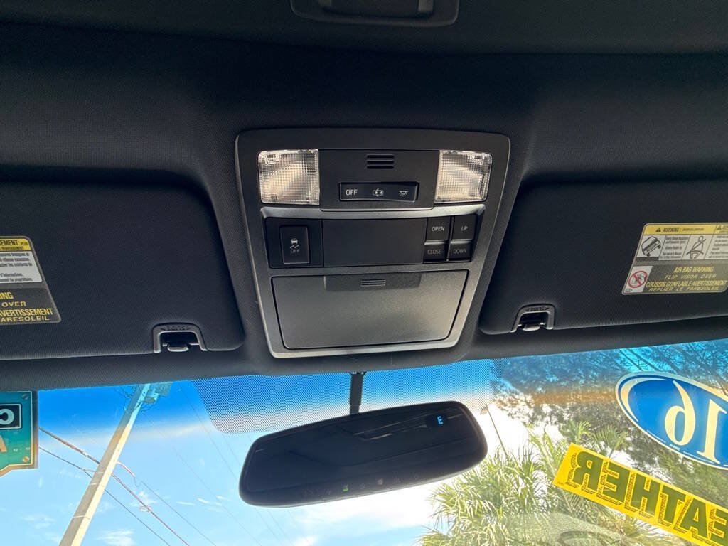 Used 2016 Toyota Tacoma Limited w/ Towing Package RWD image 21