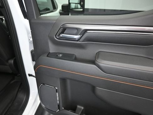 Used 2023 GMC Sierra 1500 AT4 AWD/4WD image 8