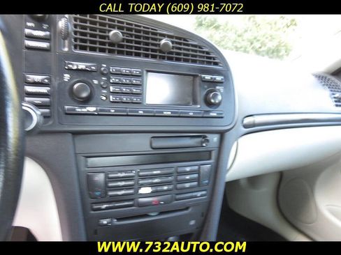 Used 2005 Saab 9-3 Arc image 11
