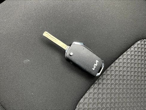 Used 2023 Kia Sportage LX image 29