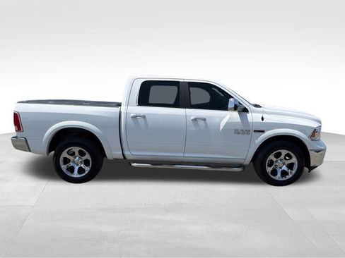 Used 2017 RAM 1500 Laramie w/ Convenience Group AWD/4WD image 8