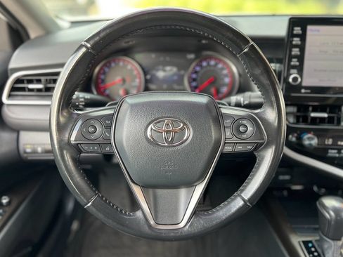 Used 2022 Toyota Camry XSE FWD image 13