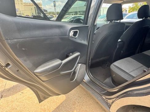 Used 2020 Kia Soul S FWD image 17