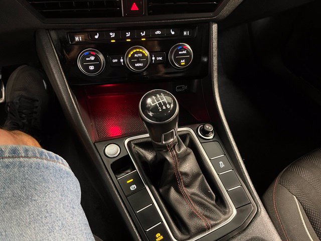Used 2019 Volkswagen Jetta GLI FWD image 30
