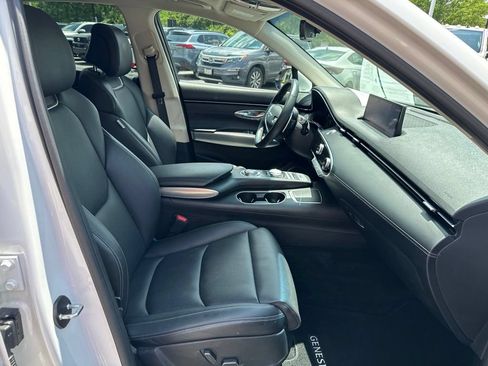 Used 2022 Genesis GV70 2.5T w/ Select Package AWD/4WD image 32