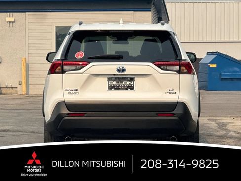 Used 2022 Toyota RAV4 LE AWD/4WD image 8
