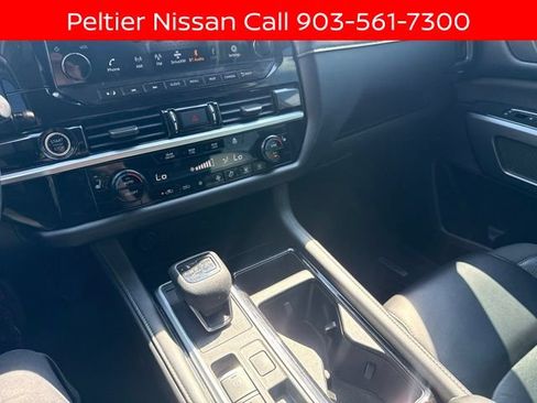 Certified 2022 Nissan Pathfinder SL w/ SL Premium Package FWD image 17