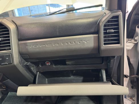 Used 2018 Ford F250 XL w/ Power Equipment Group AWD/4WD image 22