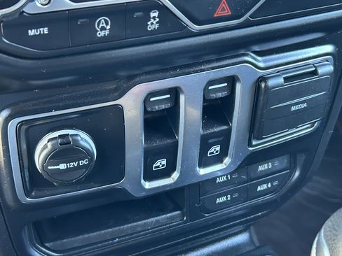 Certified 2020 Jeep Wrangler Sport image 22