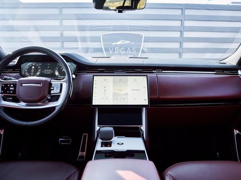 Used 2025 Land Rover Range Rover SE AWD/4WD image 49