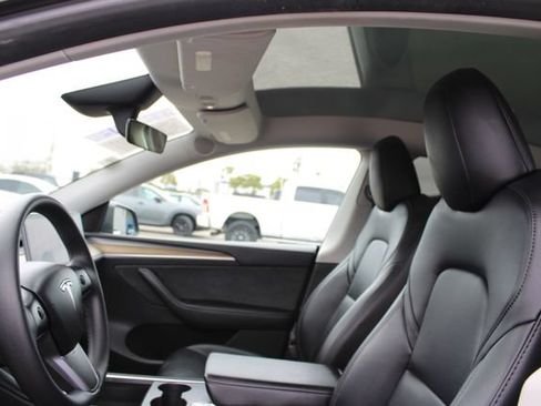 Used 2023 Tesla Model Y Long Range AWD/4WD image 29