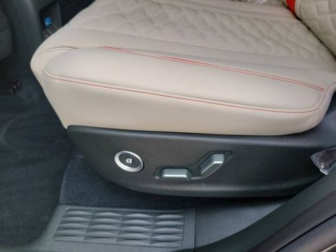Used 2025 Genesis GV80 3.5T e-SC AWD/4WD image 11