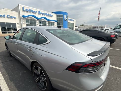 Used 2023 Honda Accord Sport image 5