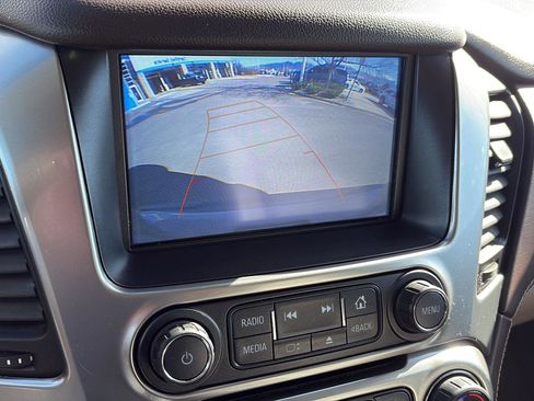 Used 2018 Chevrolet Suburban LT w/ Luxury Package image 24