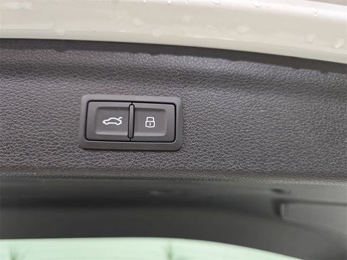 Certified 2025 Audi Q3 2.0T Premium Plus w/ Premium Plus Package image 16