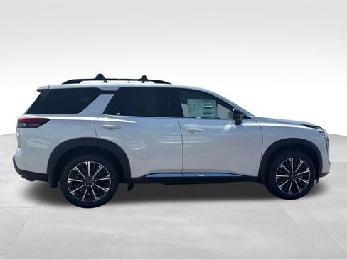 New 2026 Nissan Pathfinder Platinum w/ Cargo Package AWD/4WD image 6