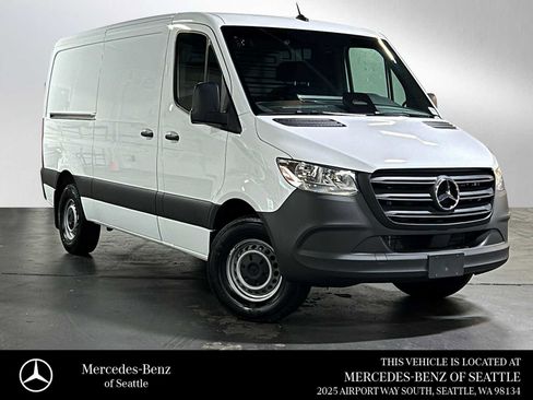 Used 2025 Mercedes-Benz Sprinter 2500 image 1