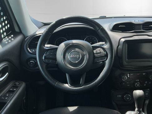 Used 2019 Jeep Renegade Altitude w/ Quick Order Package 2XM AWD/4WD image 12