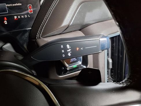 Used 2025 GMC Yukon Denali AWD/4WD image 10