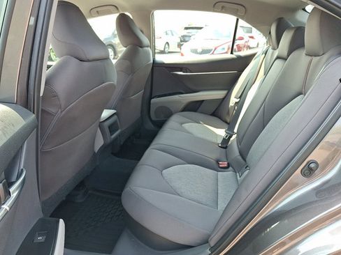 Used 2019 Toyota Camry LE FWD image 11