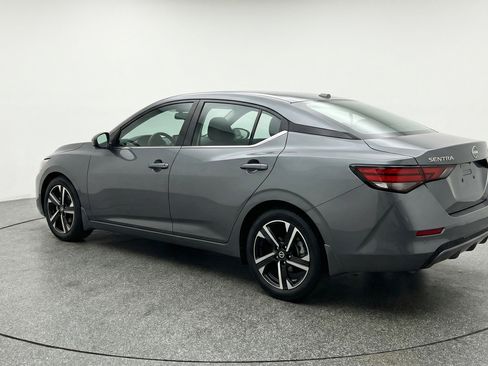 Used 2025 Nissan Sentra SV image 6