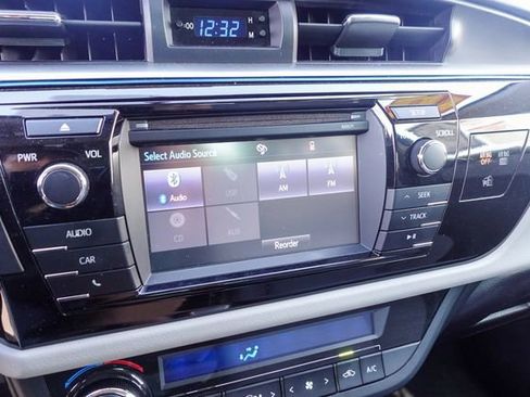 Used 2016 Toyota Corolla LE image 17