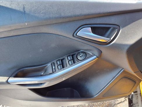 Used 2012 Ford Focus Titanium image 12