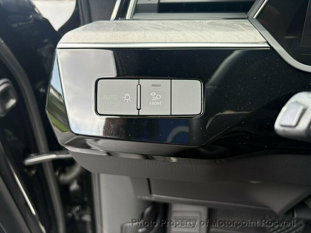 Used 2022 Audi e-tron Premium w/ Convenience Plus Package AWD/4WD image 14
