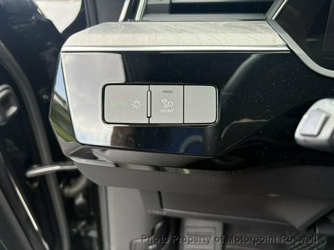 Used 2022 Audi e-tron Premium w/ Convenience Plus Package AWD/4WD image 14