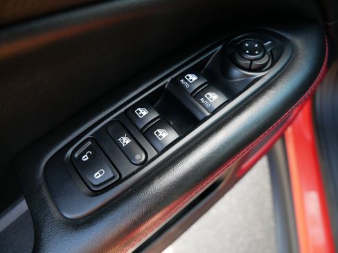 Used 2018 Jeep Compass Trailhawk w/ Leather Interior Group AWD/4WD image 19