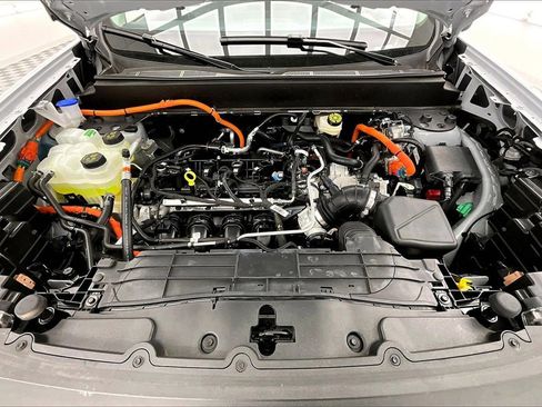 Used 2025 Ford Maverick XLT image 10