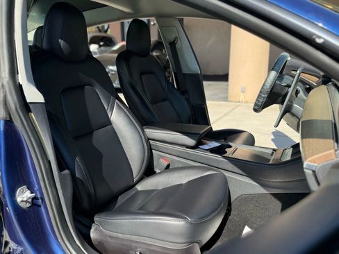 Used 2022 Tesla Model 3 Standard Range image 17