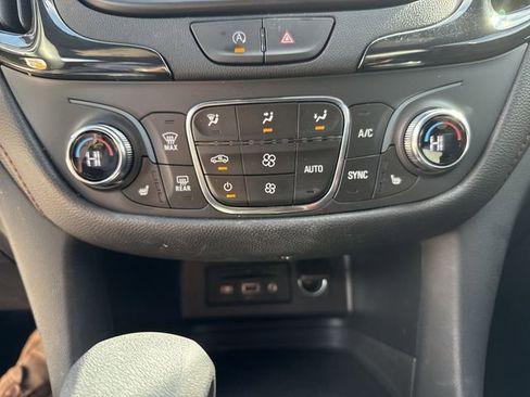 Certified 2022 Chevrolet Equinox RS w/ Infotainment Package image 20