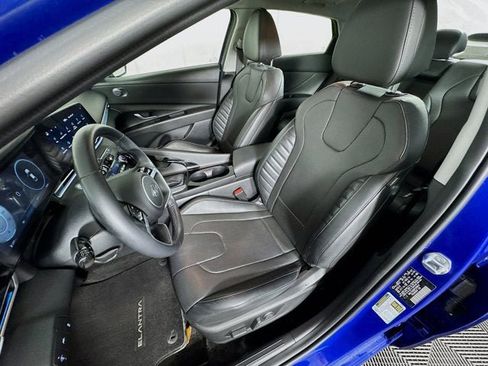 Used 2023 Hyundai Elantra Limited image 22