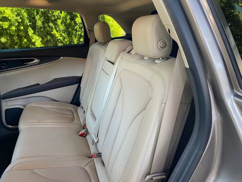 Used 2019 Lincoln Nautilus Reserve FWD image 34