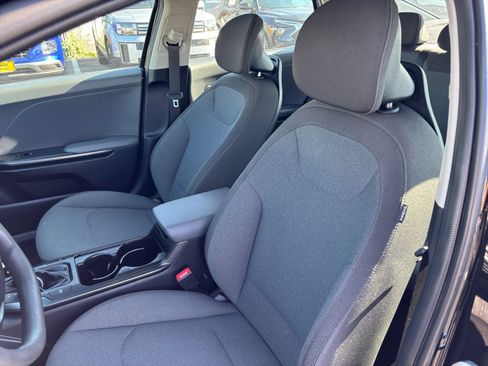 Used 2025 Kia K4 FWD image 38