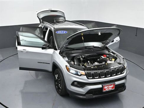 Used 2024 Jeep Compass Latitude w/ Altitude Special Edition AWD/4WD image 46