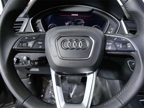 Used 2020 Audi Q5 e Prestige w/ Prestige Package image 23