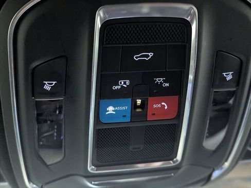 Certified 2022 Jeep Wagoneer Series II w/ Rear Seat Video Group 1 AWD/4WD image 28