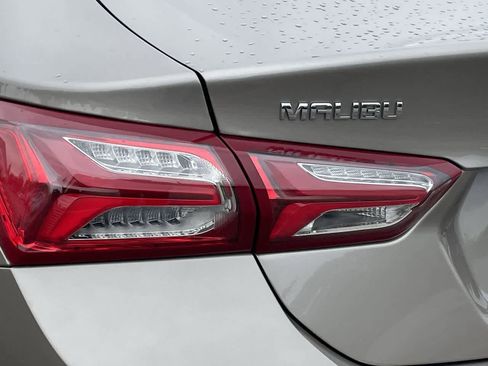 Used 2022 Chevrolet Malibu LT FWD image 35