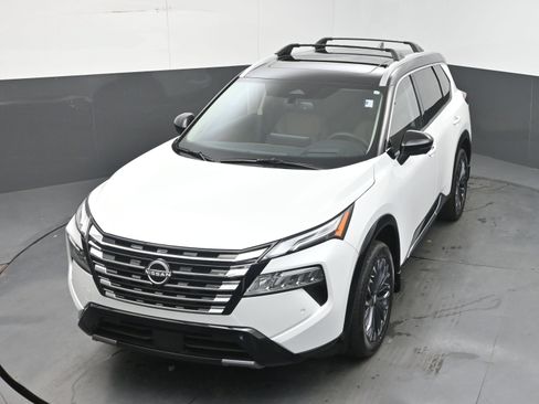 Certified 2025 Nissan Rogue Platinum w/ Platinum Premium Package FWD image 28