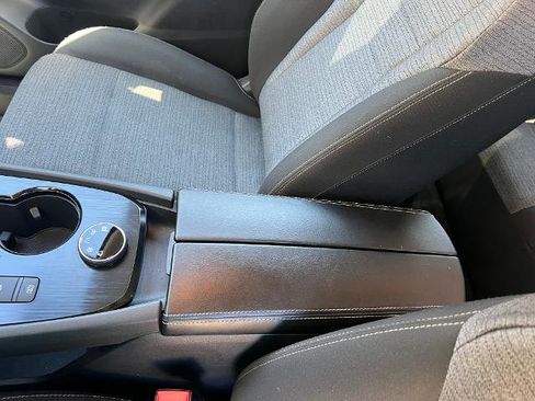 Used 2023 Nissan Rogue SV image 20