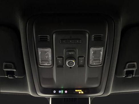 Used 2023 Chevrolet Suburban Z71 w/ Luxury Package image 27