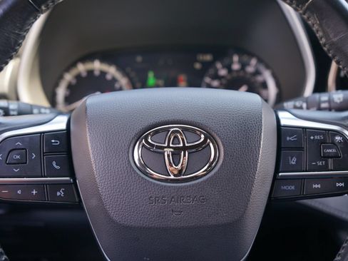 Used 2021 Toyota Highlander XSE AWD/4WD image 21