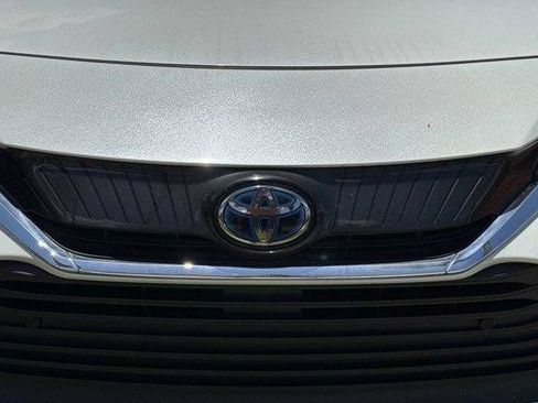 Used 2021 Toyota Venza AWD/4WD image 9