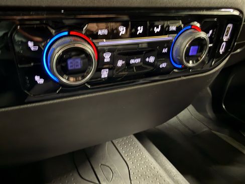 Certified 2023 Chevrolet Silverado 1500 LT AWD/4WD image 37