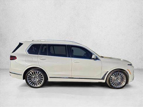 Used 2023 BMW X7 xDrive40i w/ Premium Package image 4