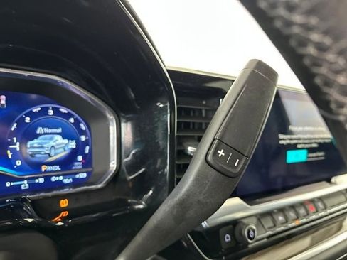 Used 2022 Chevrolet Silverado 1500 LT AWD/4WD image 19